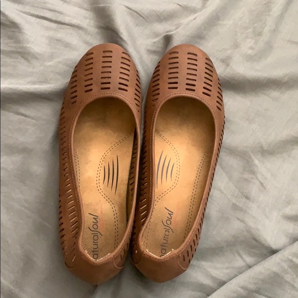 Natural soul size 7 flats
